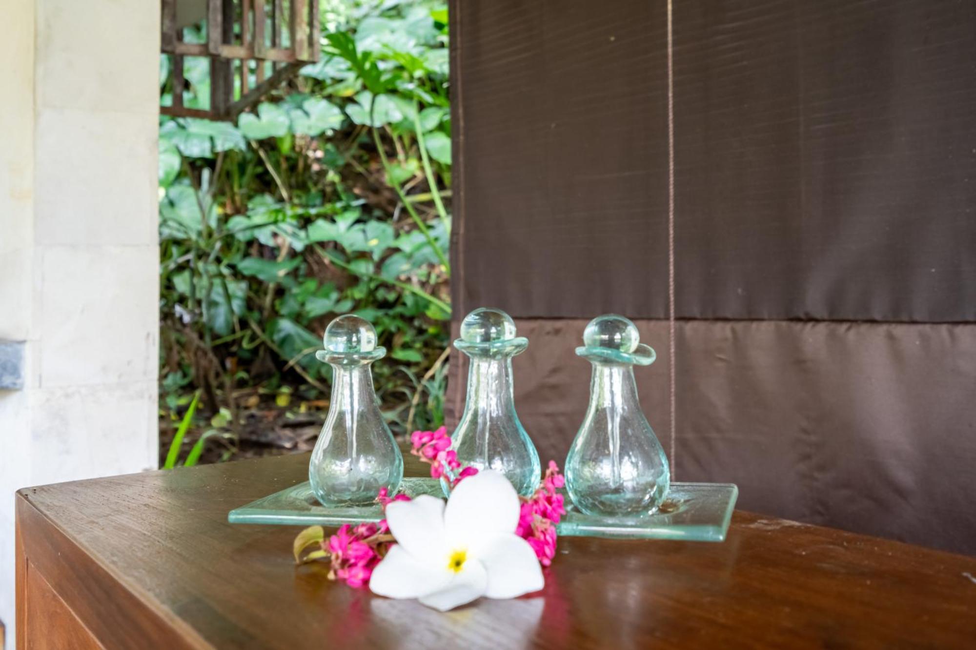 Villa Themma Jungle - Sumptuous 3Br Luxury Villa With Majestic Jungle View North Of Ubud Bagian luar foto